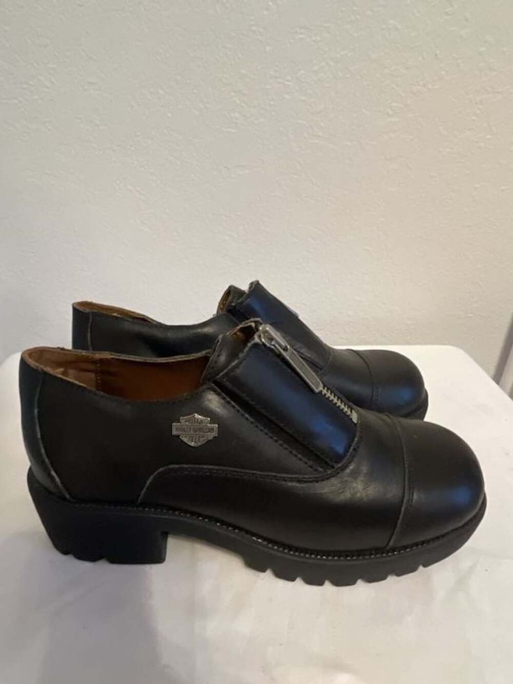 Harley-Davidson Black Leather Front Zip Platform Shoes
W size 6.5
Biker
Moto